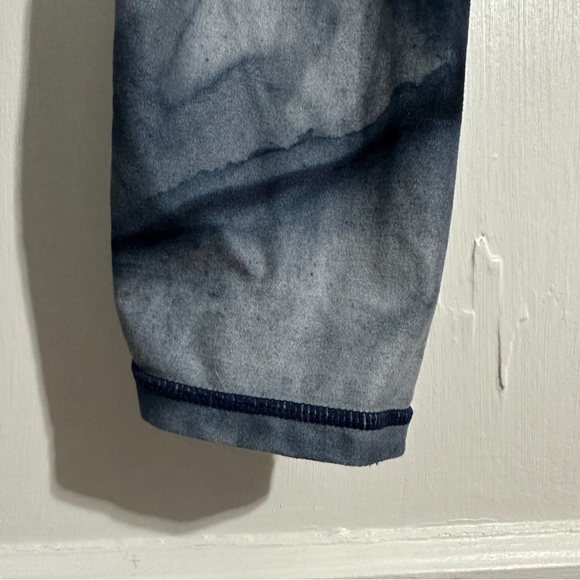 Sol and Mane Medium Leggings Blue and White - Picture 4 of 10